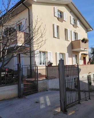 PORZIONE DI BIFAMILIARE A ASSISI