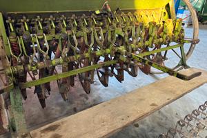 Seminatrice meccanica cereali