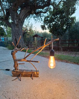 lampada artigianale in legno 
