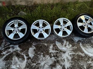 4 cerchi per macchina mercedes