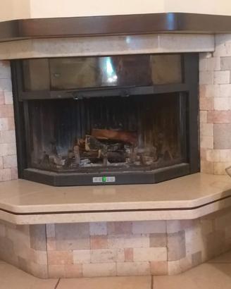 Rivestimento caminetto in travertino