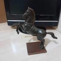Statua Di Metallo Di Un Cavallo.Misure altezza 23
