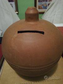 salvadanaio in terracotta