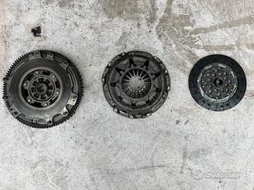 Kit volano/frizione Nissan X-Trail 2005 2200cc TD