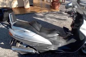 scooter Suzuki 400
