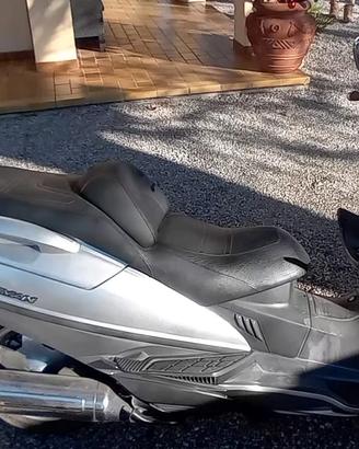 scooter Suzuki 400