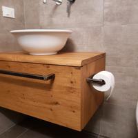 Mobiletto bagno con catino