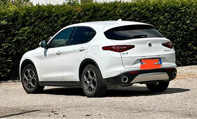 stelvio 2.2  210cv