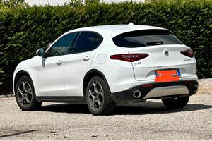 stelvio 2.2  210cv