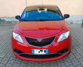 Lancia Ypsilon 1.2 69 CV 5 porte Silver