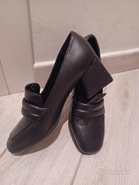 scarpe nuove n. 35/36 nero mai messe