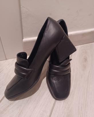 scarpe nuove n. 35/36 nero mai messe