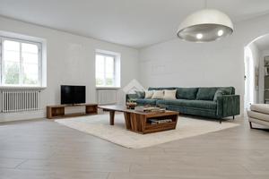 CASA DI CORTE A MARIANO COMENSE