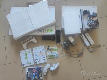 Nintendo Wii + Wii Balance Board