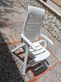 poltrona plastica rigida 