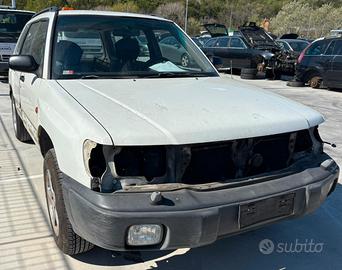 SUBARU FORESTER per ricambi usati
