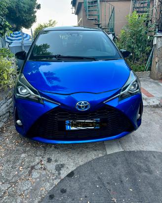 Toyota yaris hybrid anno 2017,