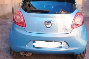 Ford Ka azzurra