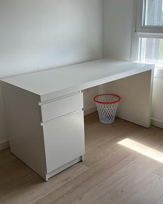 Scrivania IKEA MALM