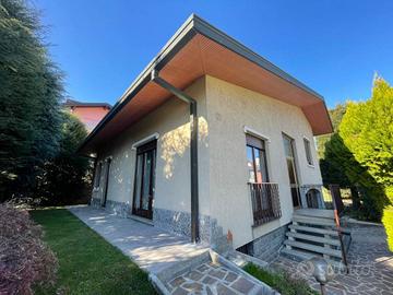 Villa di 170 m² con 4 locali e box auto doppio a L