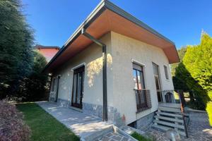 Villa di 170 m² con 4 locali e box auto doppio a L