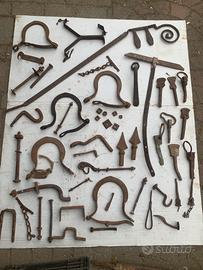 Vecchi ferri per restauri