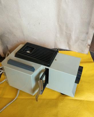 Proiettore per diapositive vintage 