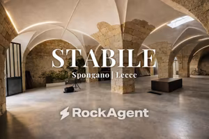 Immobile di 277 m² con 2 locali a Spongano