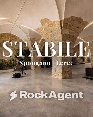 Immobile di 277 m² con 2 locali a Spongano