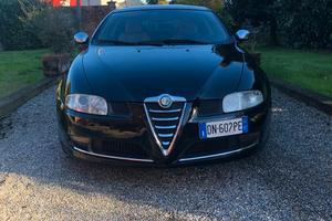 Alfa Romeo GT 2.0