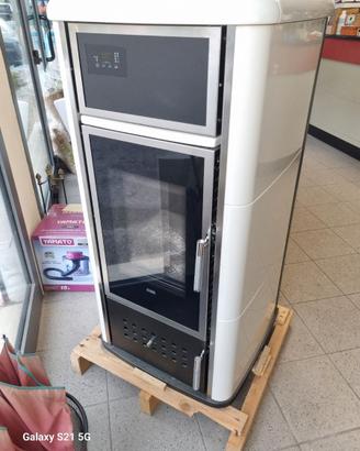 TERMOSTUFA A LEGNA