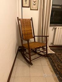 Sedia a dondolo in vimini