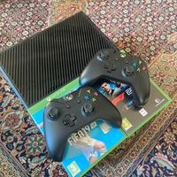 Xbox One 1TB con 2 controller + 2 giochi originali