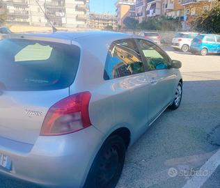 Toyota Yaris 2007 3p 109.000km