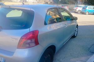 Toyota Yaris 2007 3p 109.000km