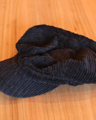 Cappello berretto velluto nero