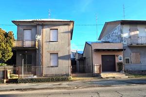 CASA SEMINDIPENDENTE A CESENA