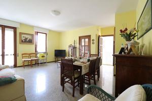 MULTILOCALE A NOTARESCO