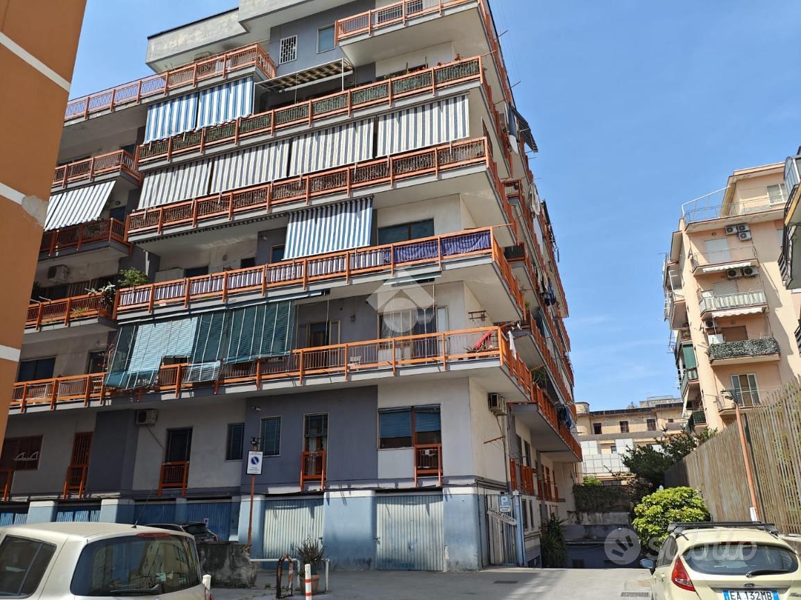 5 LOCALI A CASTELLAMMARE DI STABIA - Vista 4