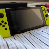 Nintendo Switch Gialla, Pro Controller e Accessori