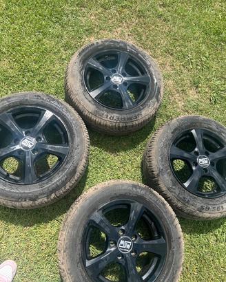 Gomme invernali  195/65 R 15 + Cerchi neri MSW