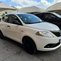 Lancia Ypsilon 1.2 69 CV 5 porte Elefantino Blu