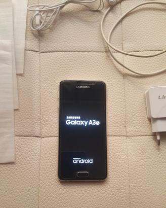 Smartphone Samsung Galaxy A3-6