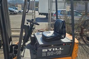 Carrello elevatore elettrico 1500kg marca STILL