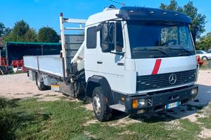 Camion Mercedes 1324 con gru PM