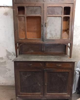 Credenza da restaurare