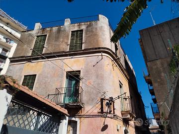 Acireale sud palazzetto siciliano