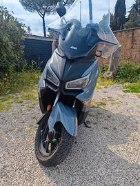 Sym Joymax Z300+, ABS e TCS - antifurto GPS gomme