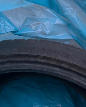 Gomme 225/35R18 87v