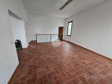 2 LOCALI A LUGO